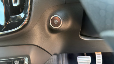 Volvo Xc40 2.0 T5 R DESIGN Pro 5dr AWD Geartronic Petrol Estate